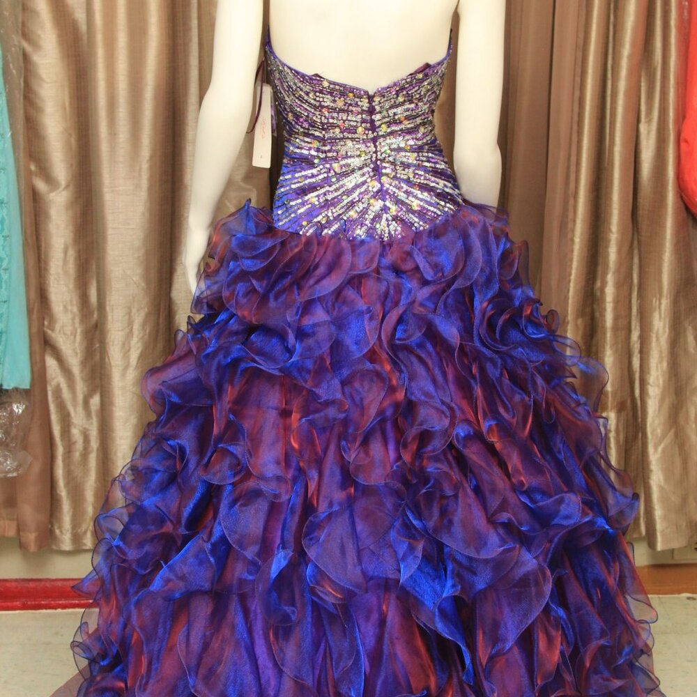 Dress - Picture 5 of 9